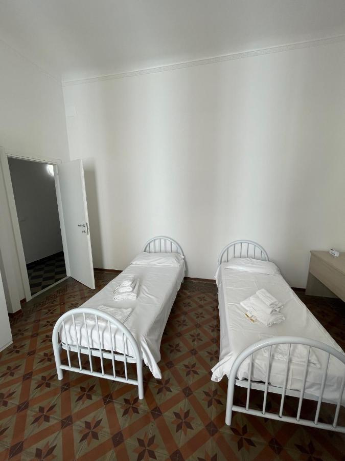 Cavour 414 Hotel La Spezia Esterno foto